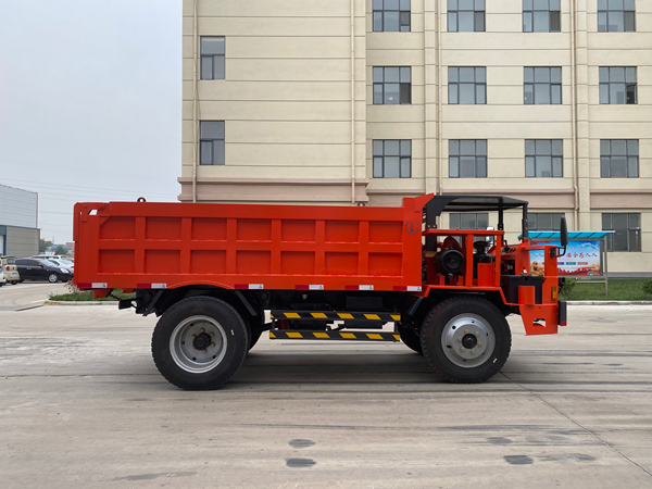 8噸礦用運輸車